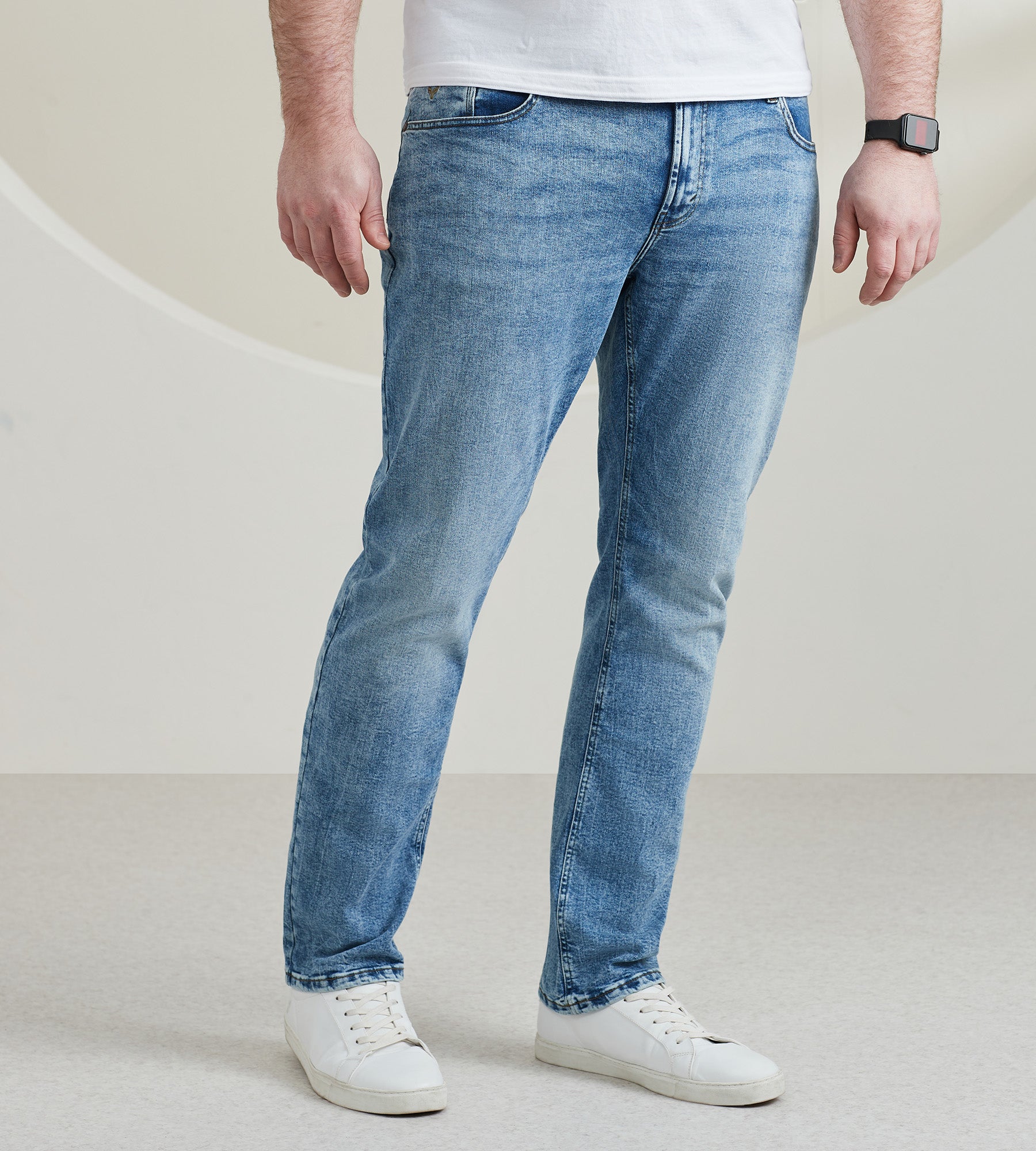 Mad Straight Fit Jeans